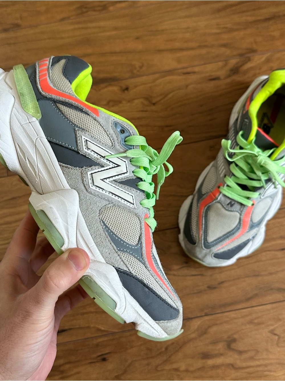 New Balance 9060 [men 8.5]
